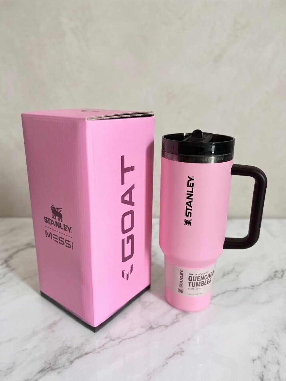 GOAT 40 oz FlowState Quencher H2.0 Tumbler – Soft Pink with Black